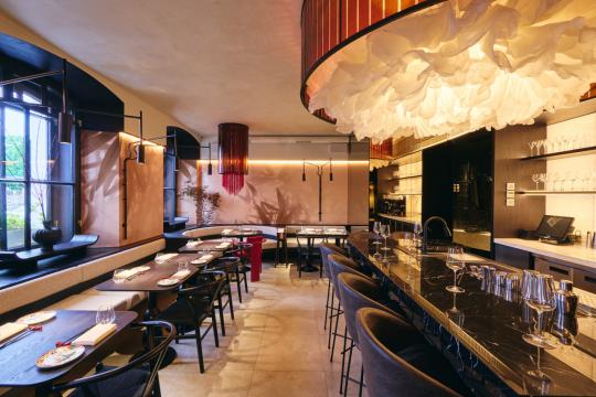 Ресторан Lotus Bistro открылся на набережной реки Фонтанки